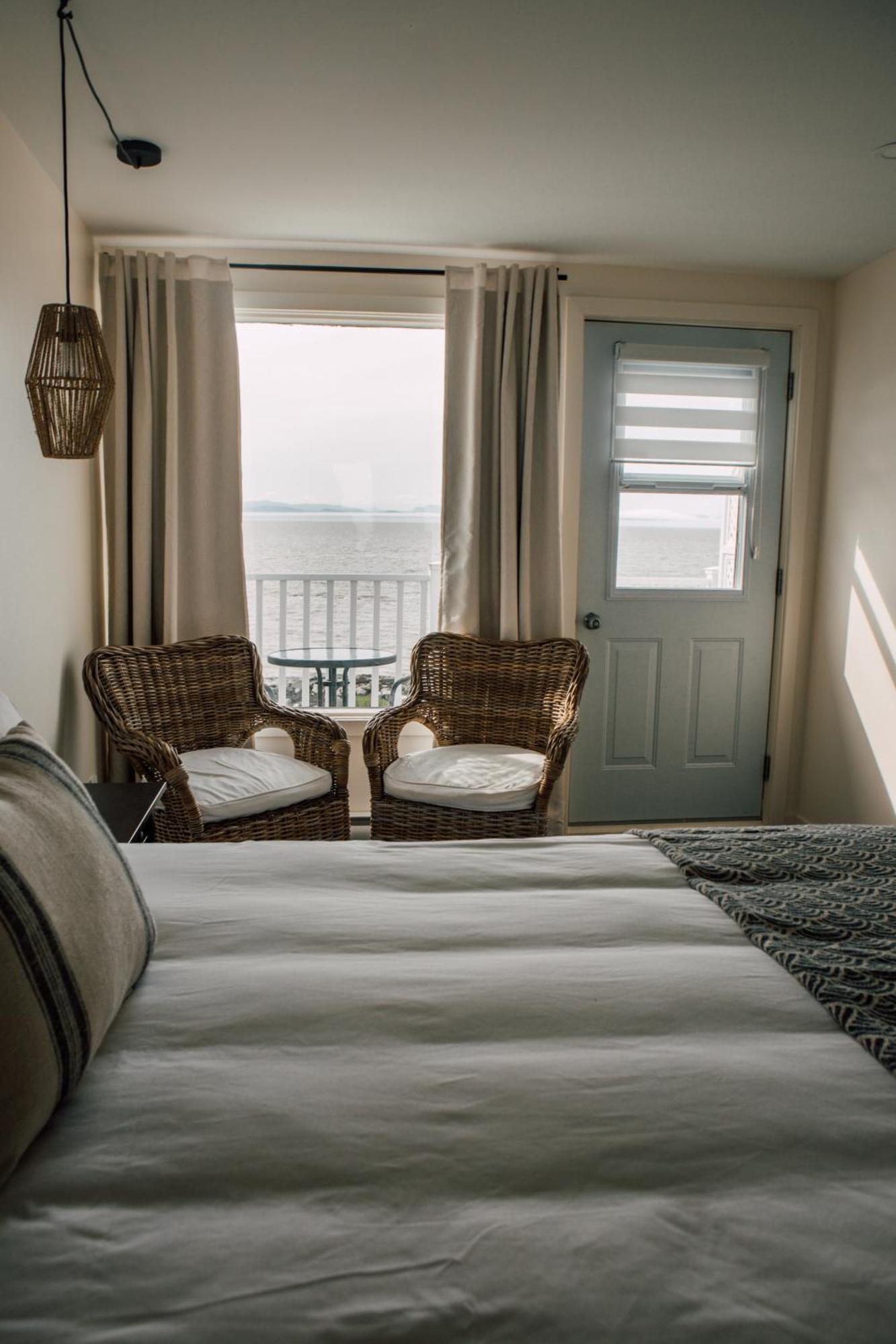 Auberge Sur Mer Notre Dame Du Portage ภายนอก รูปภาพ