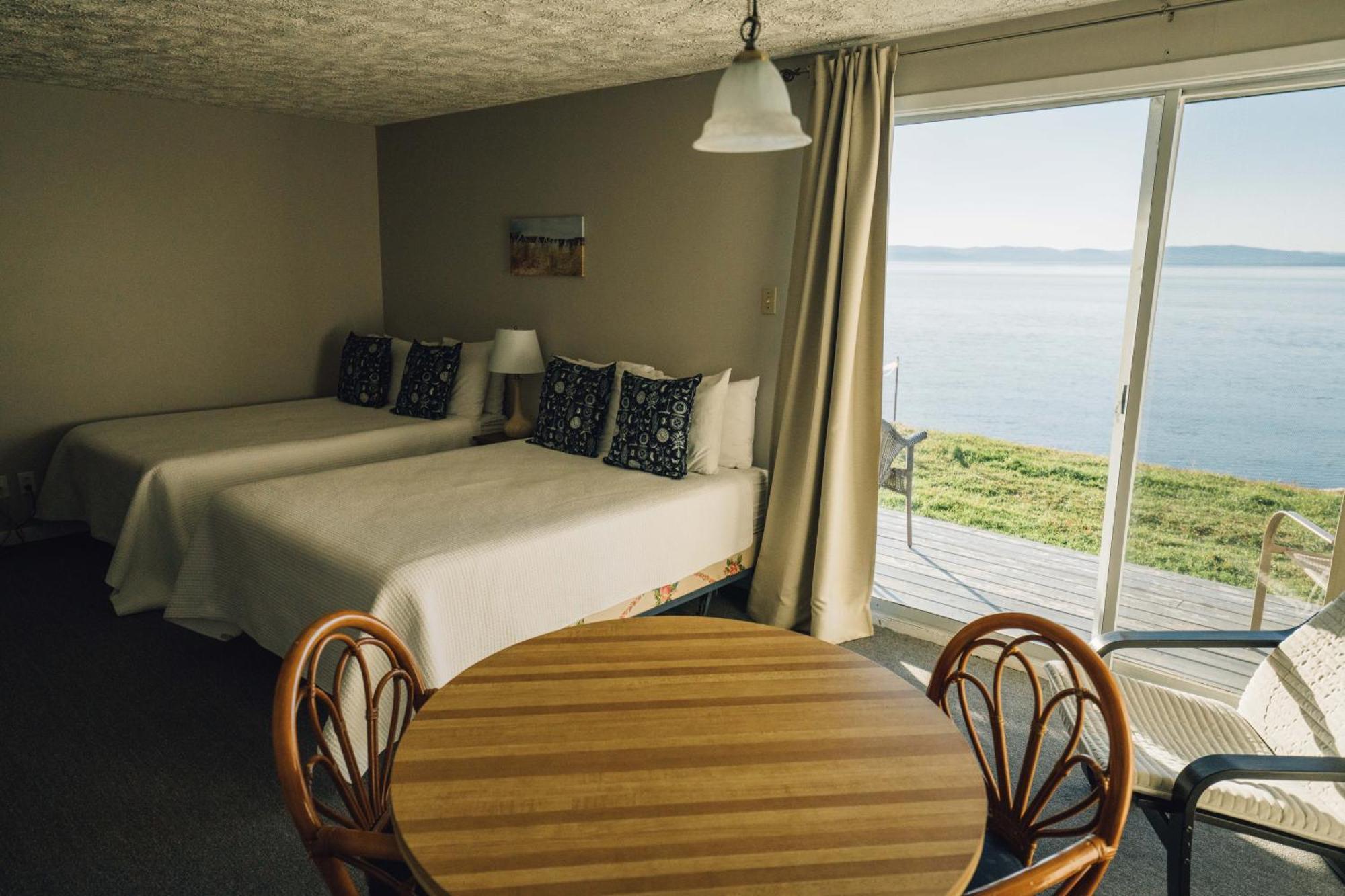 Auberge Sur Mer Notre Dame Du Portage ภายนอก รูปภาพ