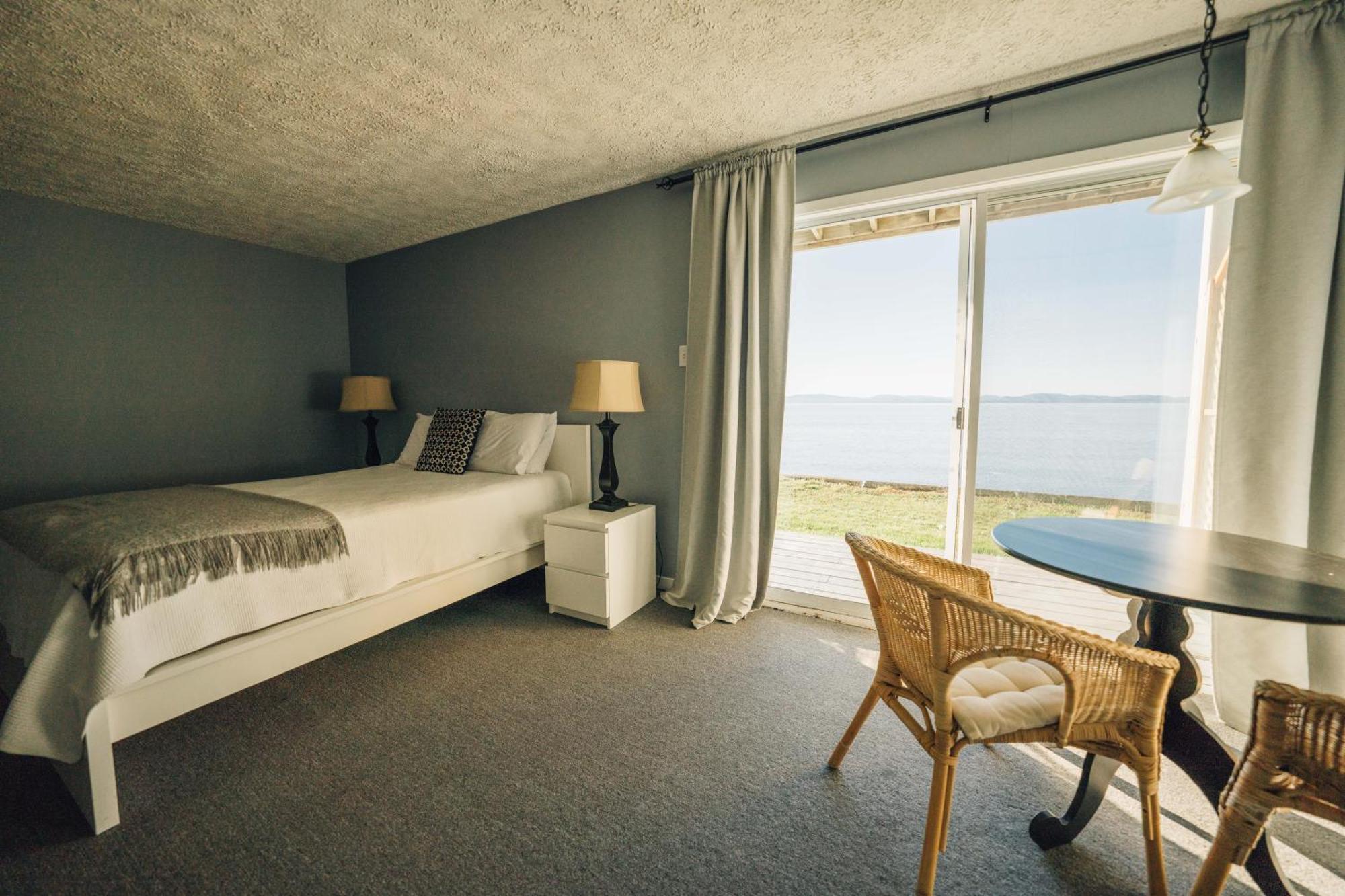 Auberge Sur Mer Notre Dame Du Portage ภายนอก รูปภาพ